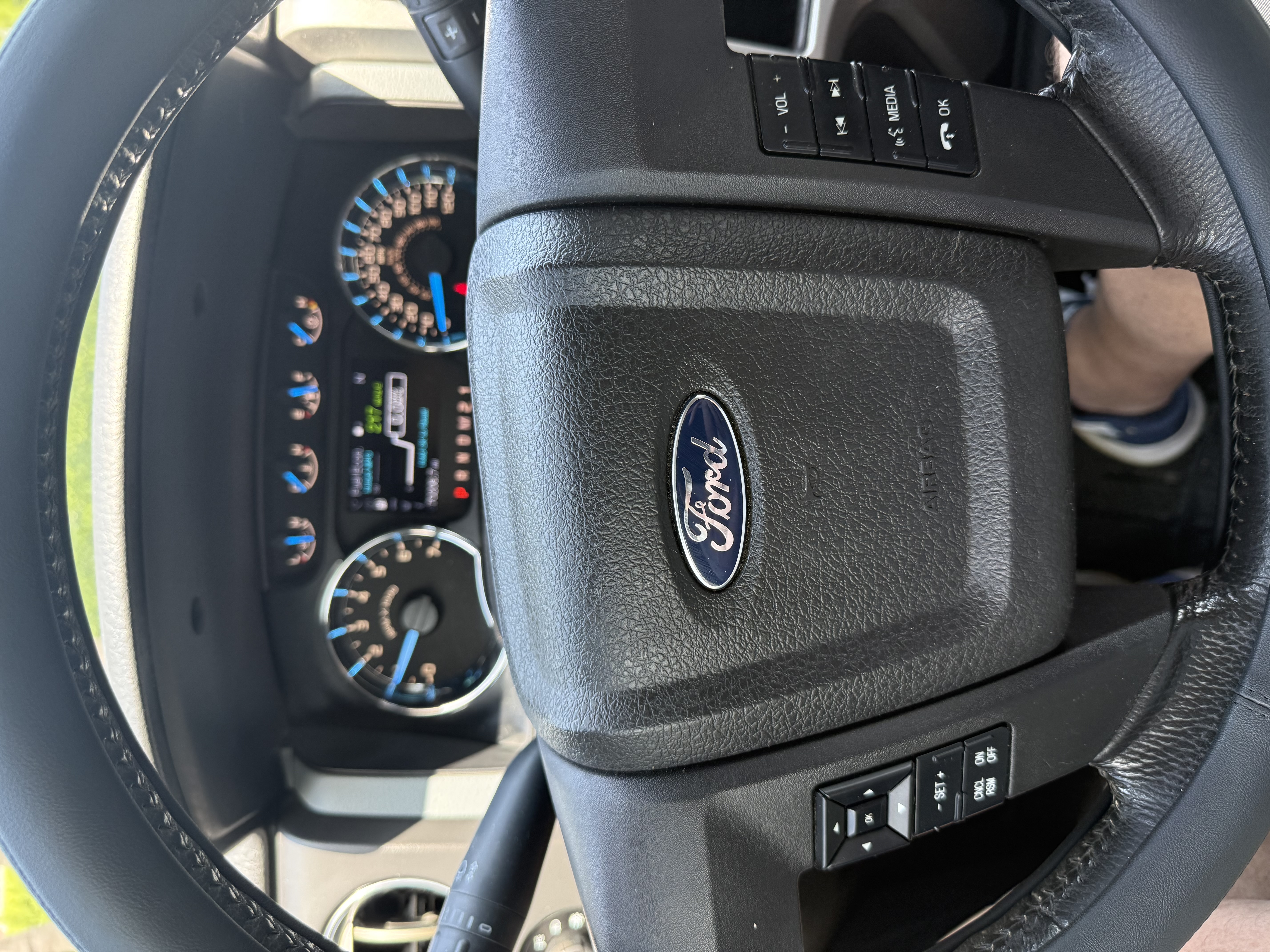 Used 2014 Ford F150 XLT w/ XLT Chrome Package RWD image 10