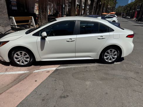 Used 2020 Toyota Corolla LE FWD image 6