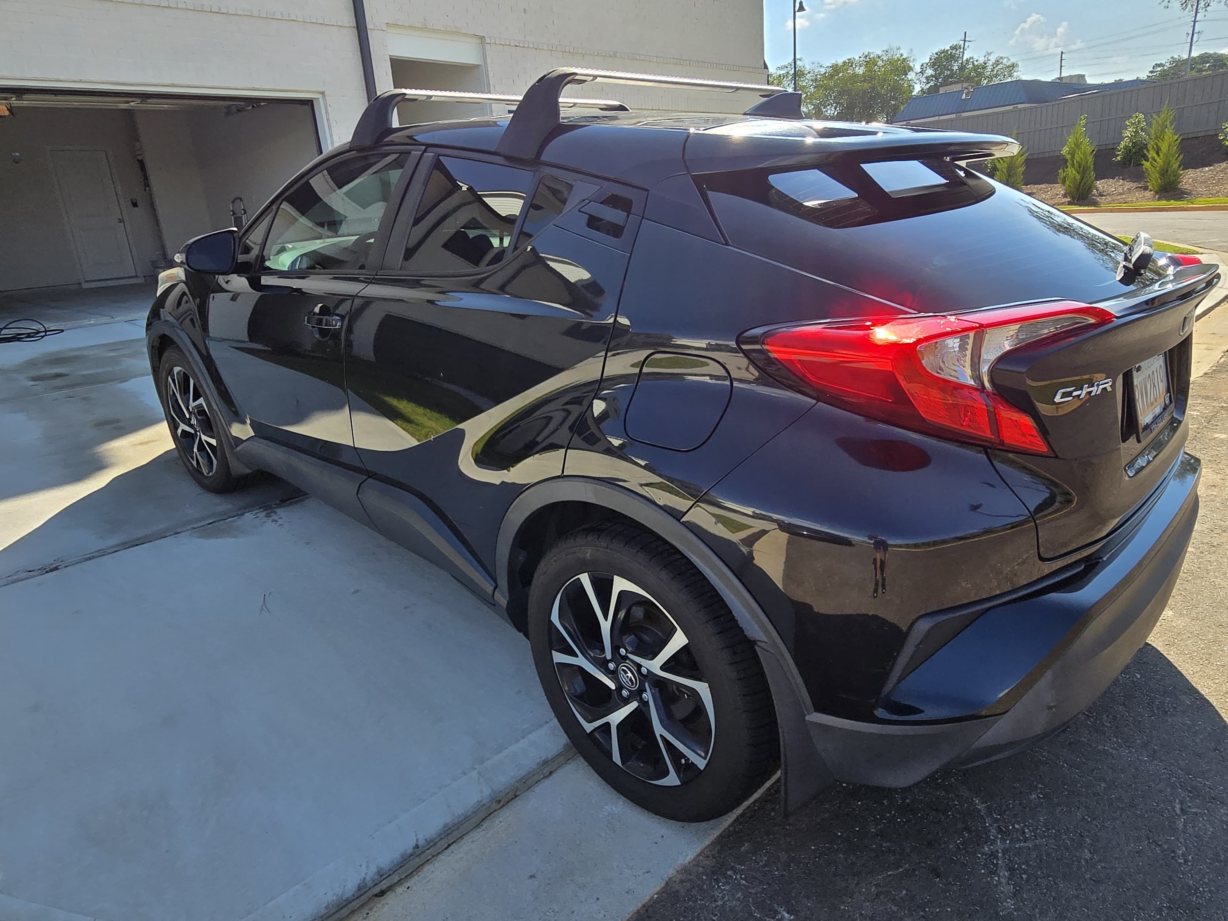Used 2018 Toyota C-HR XLE FWD image 5