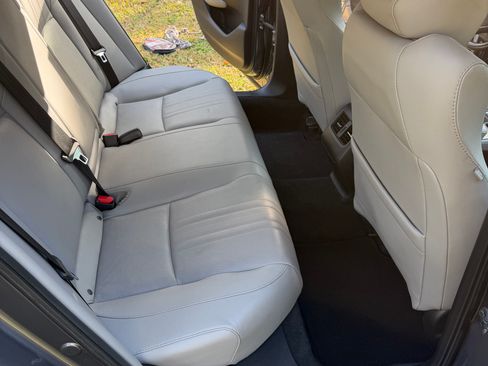 Used 2020 Honda Accord Touring image 11