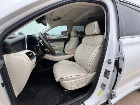 Used 2021 Hyundai Palisade Calligraphy image 2