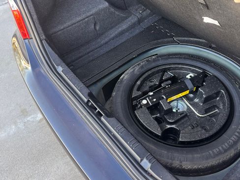 Used 2010 BMW 528i xDrive Sedan image 15