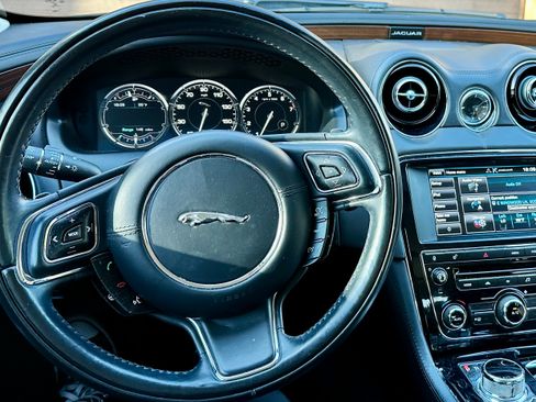 Used 2014 Jaguar XJ L Portfolio image 9