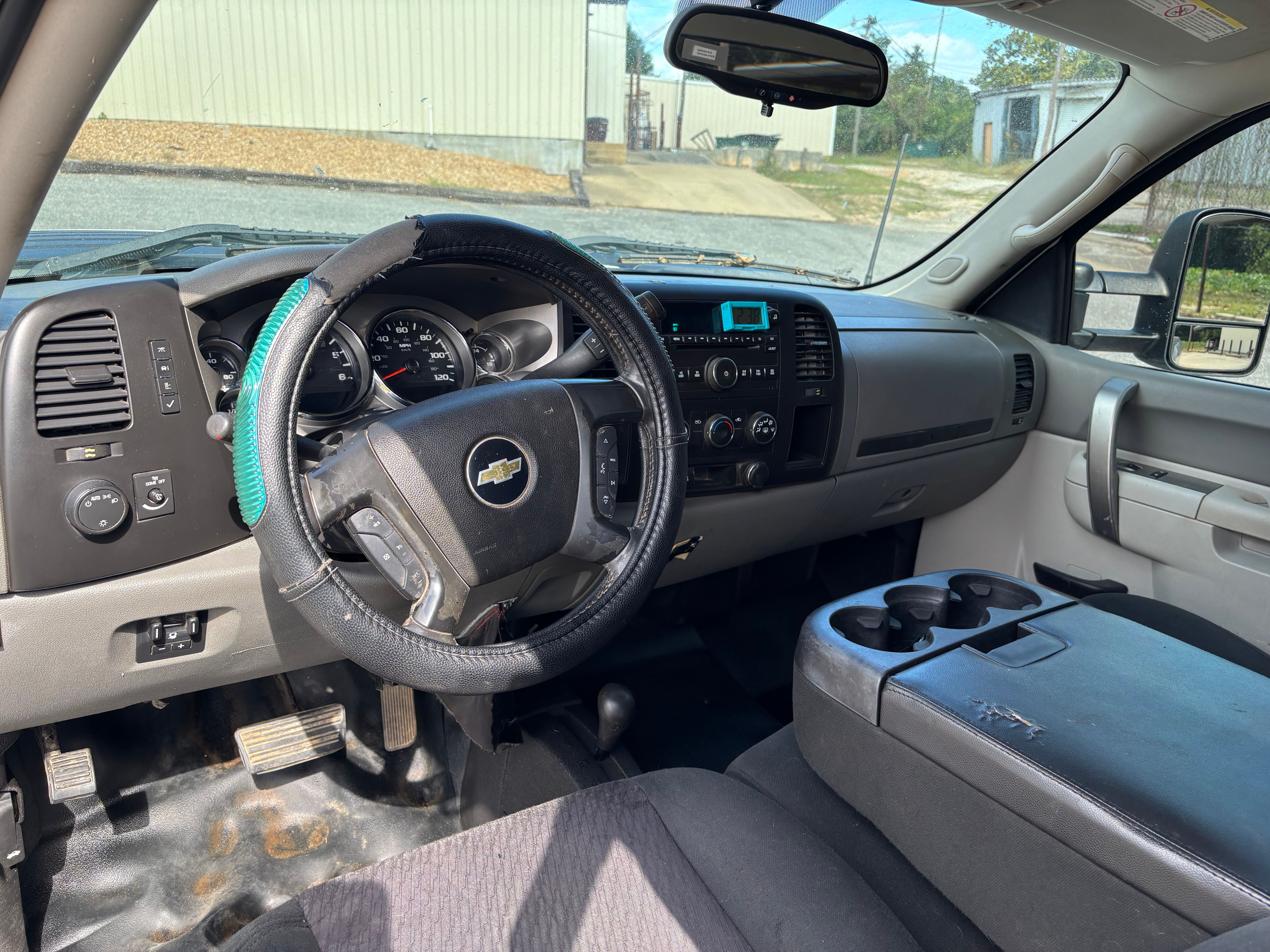 Used 2011 Chevrolet Silverado 2500 W/T AWD/4WD image 5