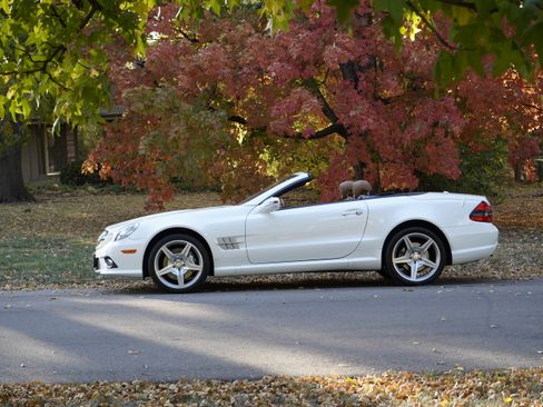 Used 2011 Mercedes-Benz SL 550 image 10