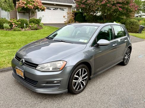 Used 2015 Volkswagen Golf SE w/ Golf Sport Package FWD image 1