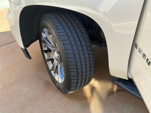 Used 2015 Chevrolet Suburban LT w/ Luxury Package image 15