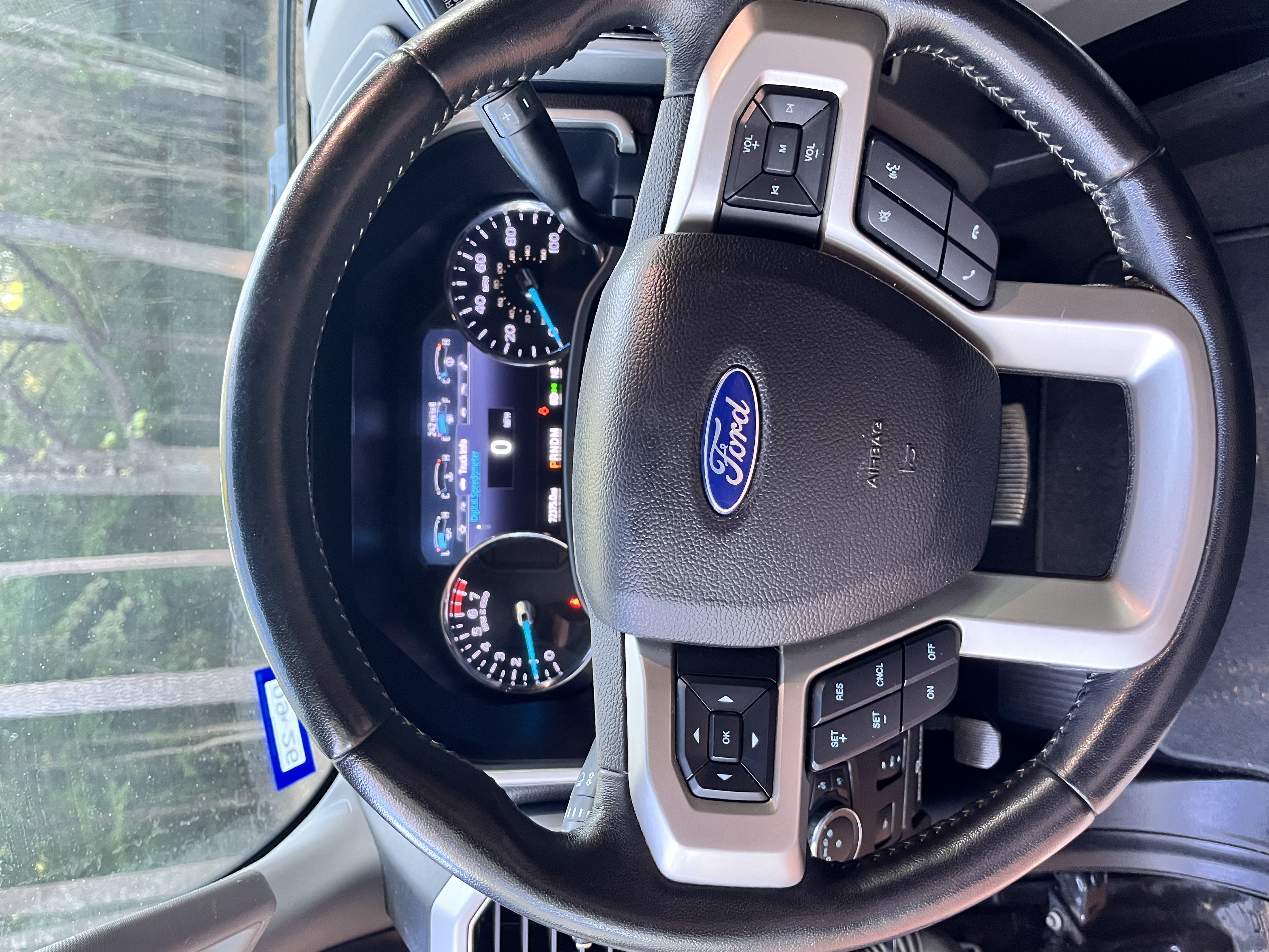 Used 2021 Ford F250 Lariat w/ Lariat Ultimate Package AWD/4WD image 14