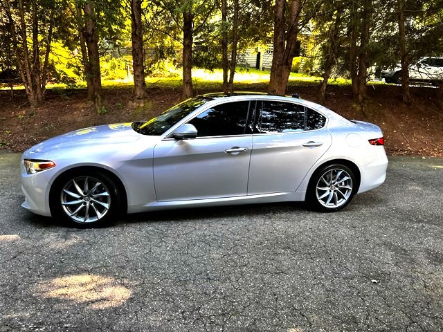 Used 2021 Alfa Romeo Giulia Sprint w/ Sun & Sound Package RWD image 1
