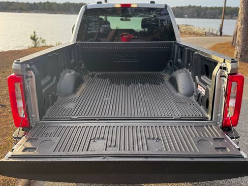 Used 2024 Ford F250 XLT image 11