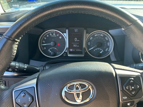 Used 2020 Toyota Tacoma SR5 image 8