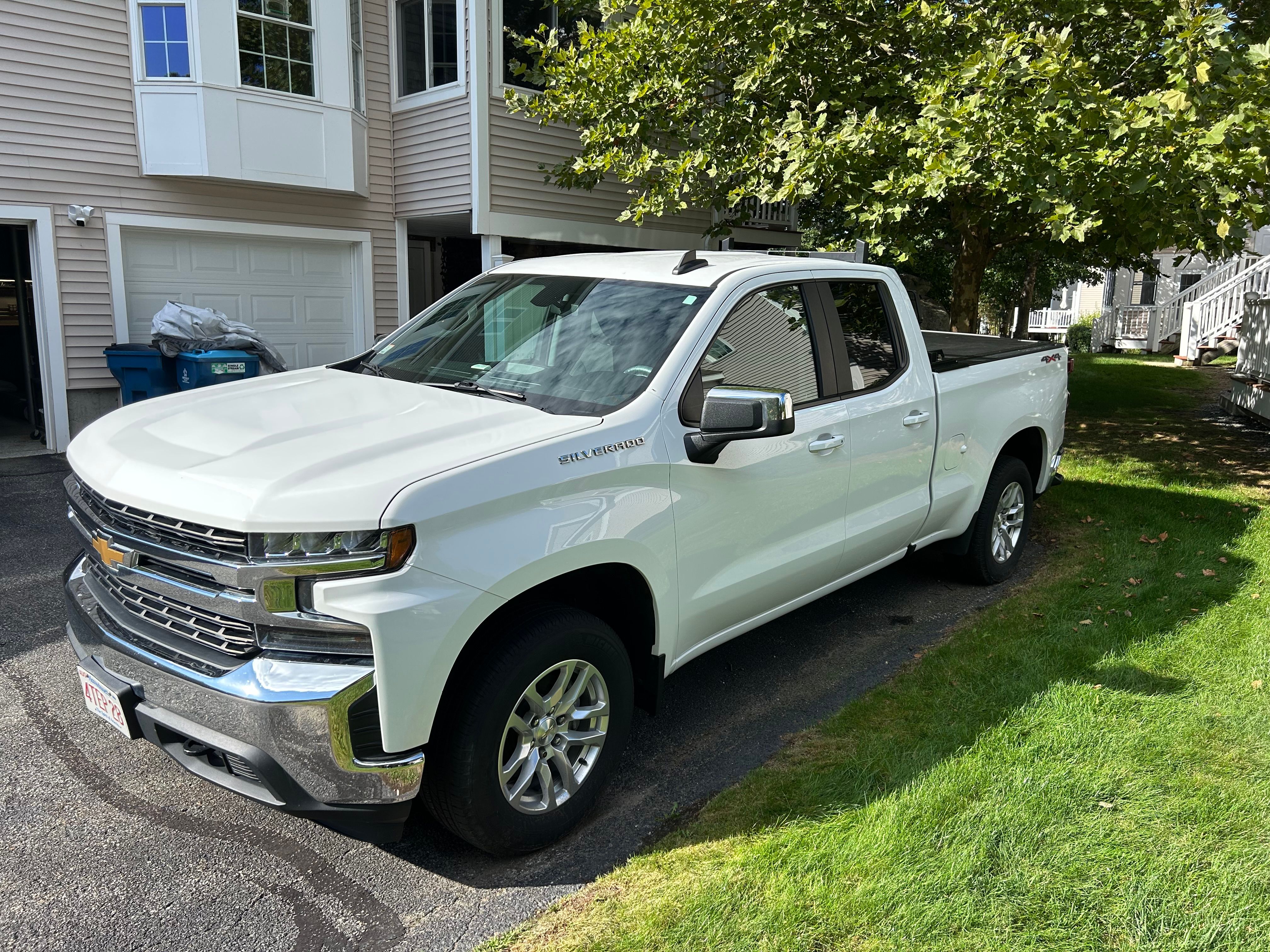 Used 2020 Chevrolet Silverado 1500 LT w/ All-Star Edition AWD/4WD image 2