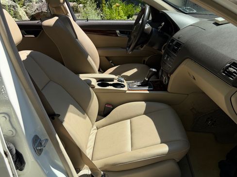 Used 2011 Mercedes-Benz C 300 4MATIC Sedan image 8