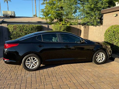 Used 2011 Kia Optima LX w/ Convenience Pkg image 8