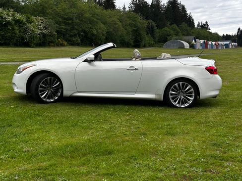 Used 2011 INFINITI G37 Convertible w/ Premium Pkg RWD image 2