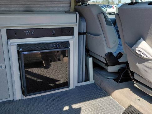 Used 2001 Volkswagen Eurovan image 9