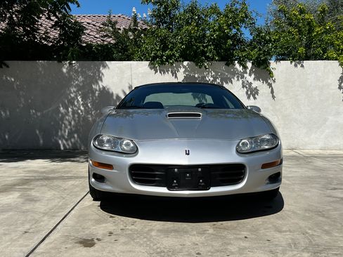 Used 2002 Chevrolet Camaro Z28 w/ SS Performance/Appearance Pkg RWD image 5