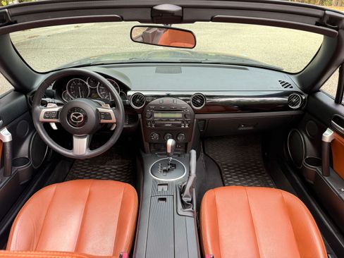 Used 2008 MAZDA MX-5 Miata Grand Touring w/ Premium Pkg image 10