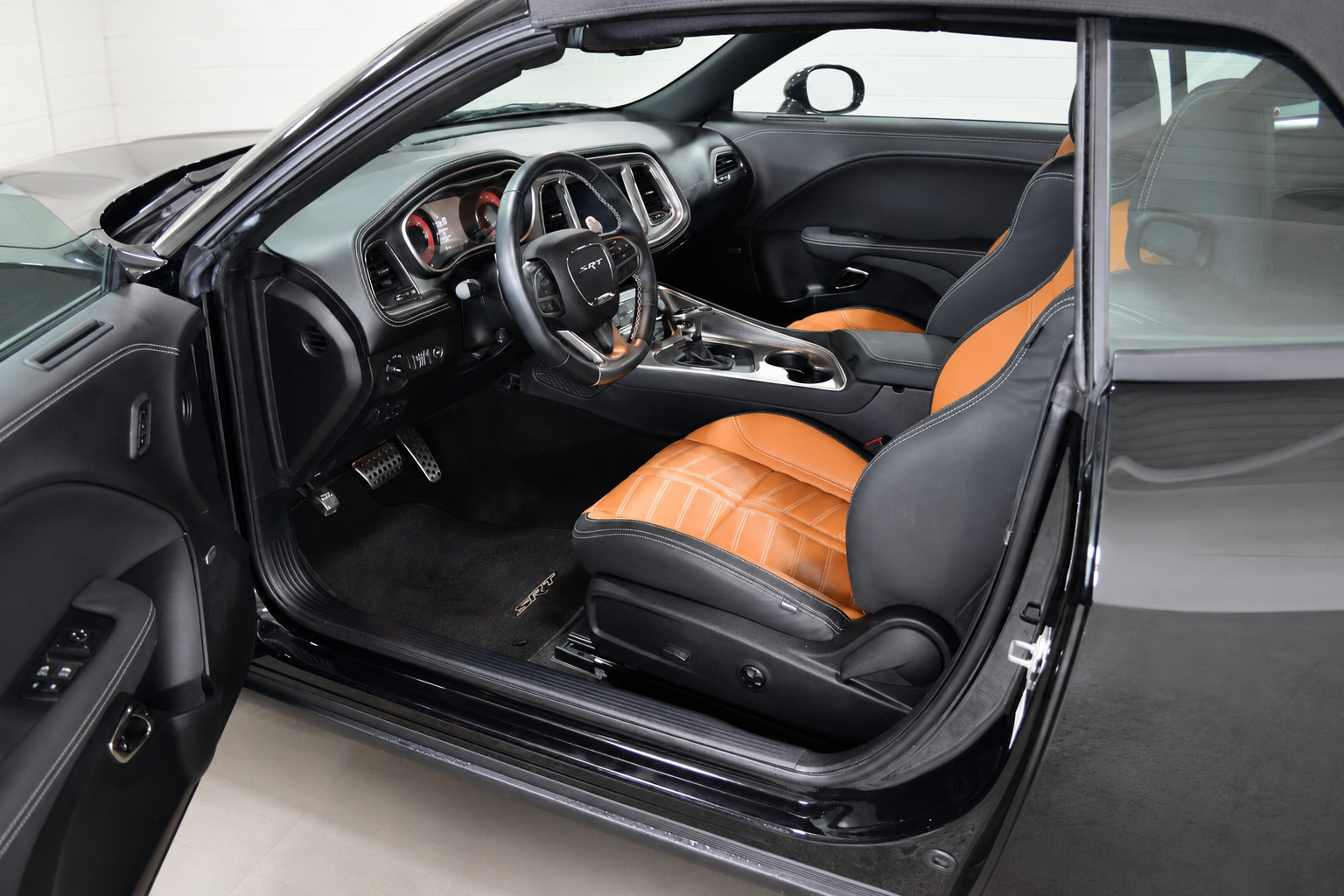 Used 2022 Dodge Challenger SRT Hellcat w/ Plus Package RWD image 25