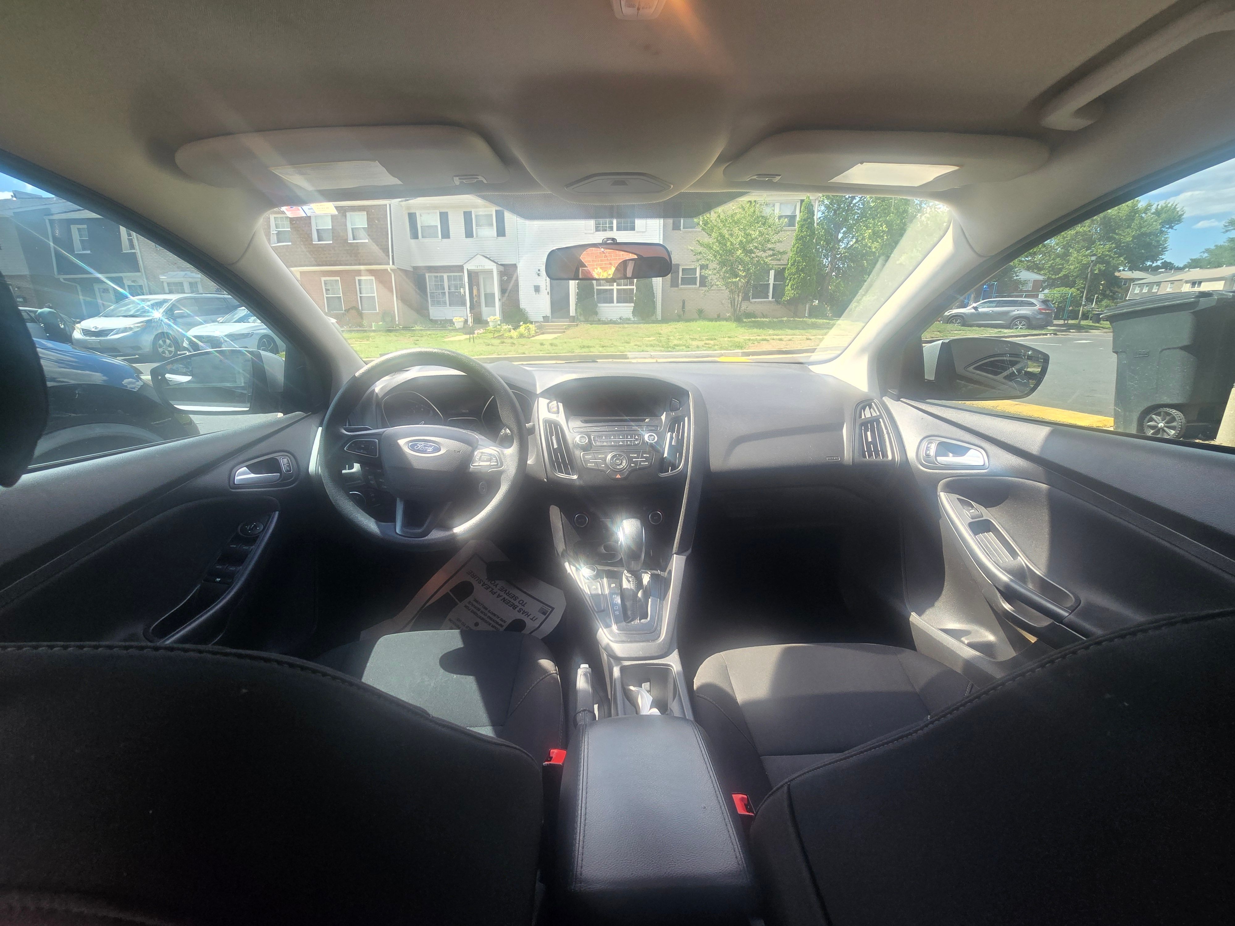 Used 2017 Ford Focus SE FWD image 9