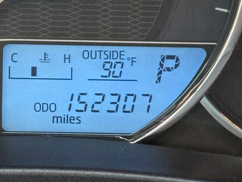Used 2014 Toyota Corolla LE FWD image 18