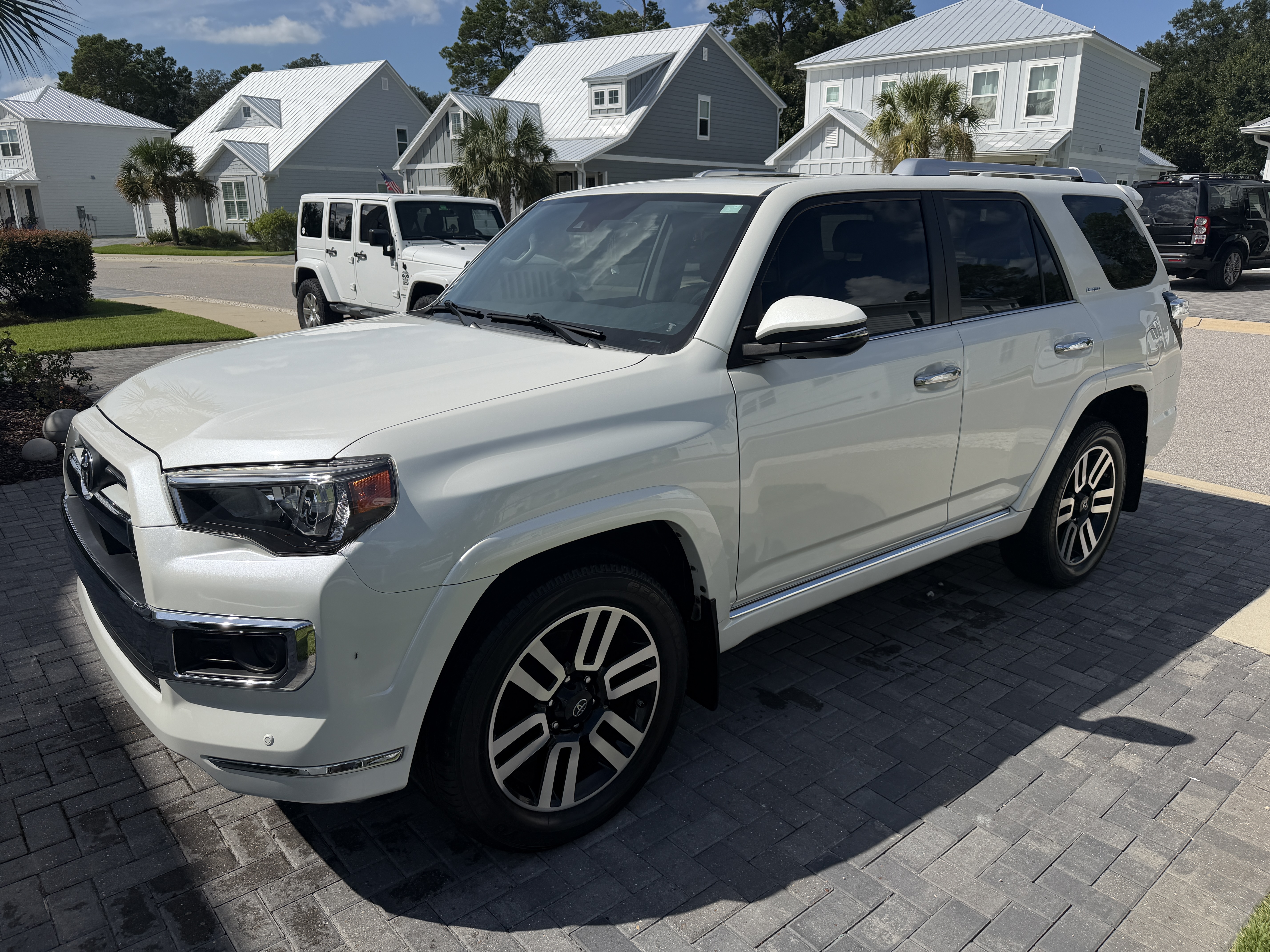 Used 2021 Toyota 4Runner Limited AWD/4WD image 4