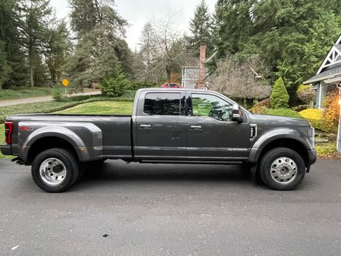 Used 2017 Ford F450 Platinum w/ Platinum Ultimate Package image 14