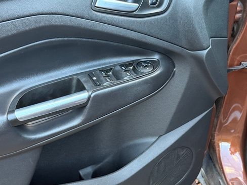 Used 2017 Ford Escape SE w/ SE Cold Weather Package image 11