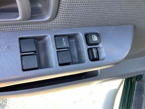 Used 2001 Nissan Xterra SE image 14