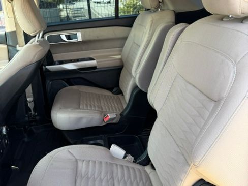 Used 2020 Ford Explorer XLT RWD image 10