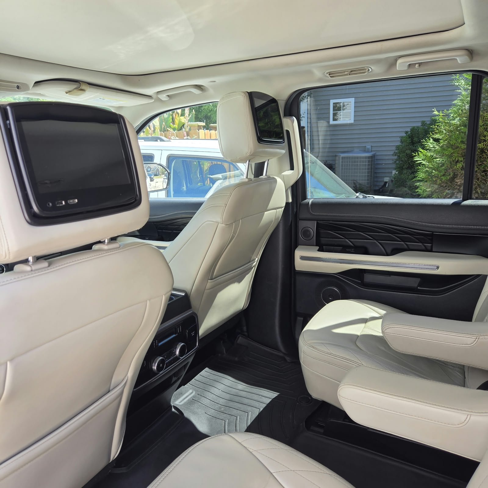 Used 2019 Ford Expedition Max Platinum AWD/4WD image 18