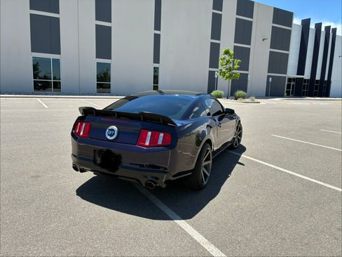 Used 2011 Ford Mustang GT Premium w/ Security Pkg RWD image 5