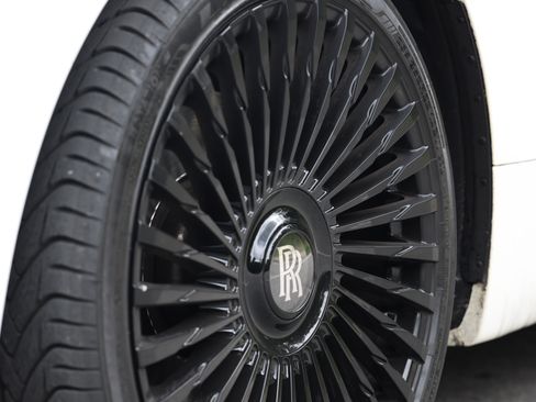 Used 2014 Rolls-Royce Wraith RWD image 10