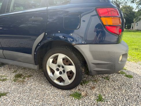Used 2007 Pontiac Vibe w/ Preferred Package FWD image 4