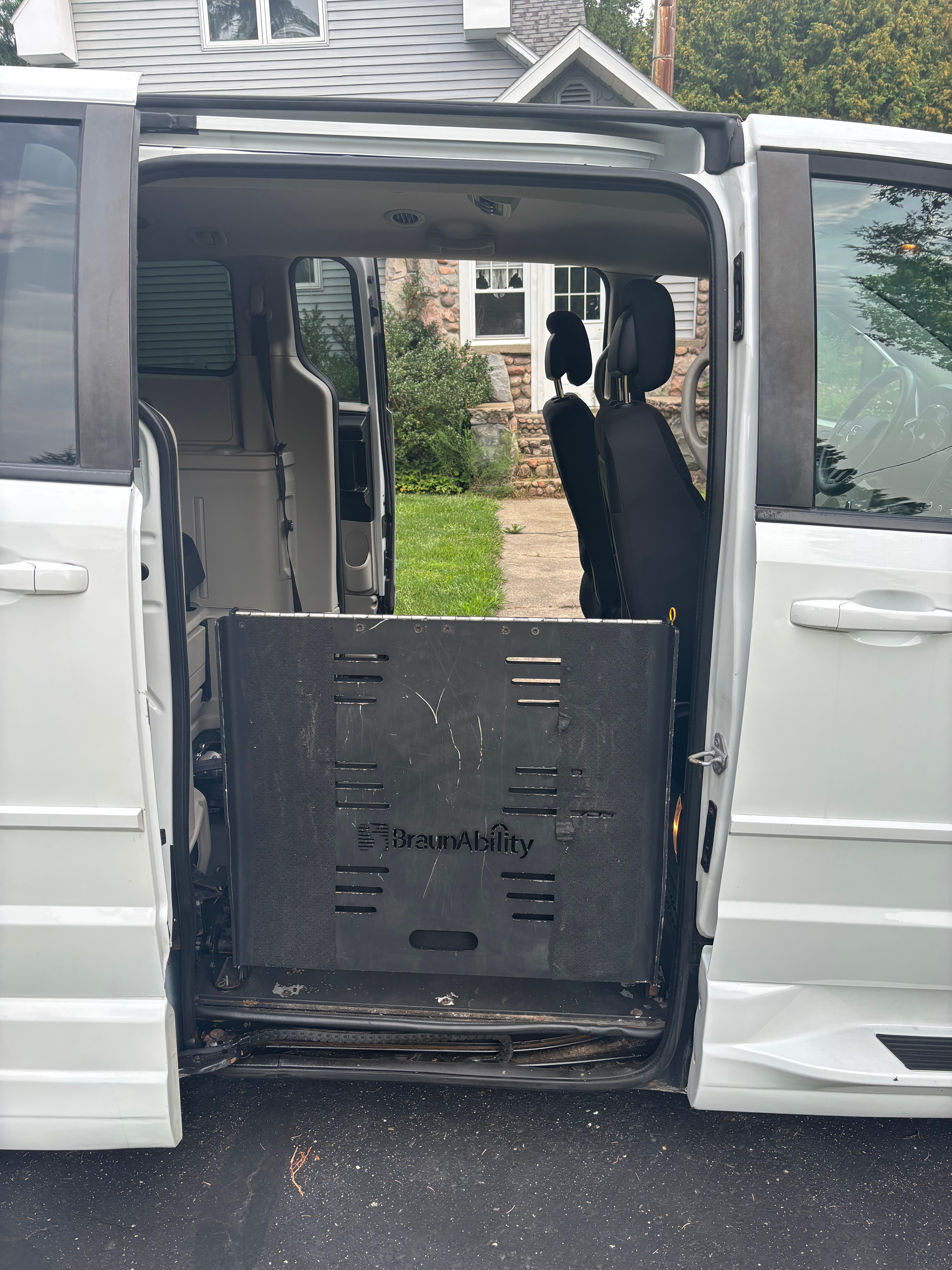 Used 2017 Dodge Grand Caravan SE w/ Power Window Group FWD image 12