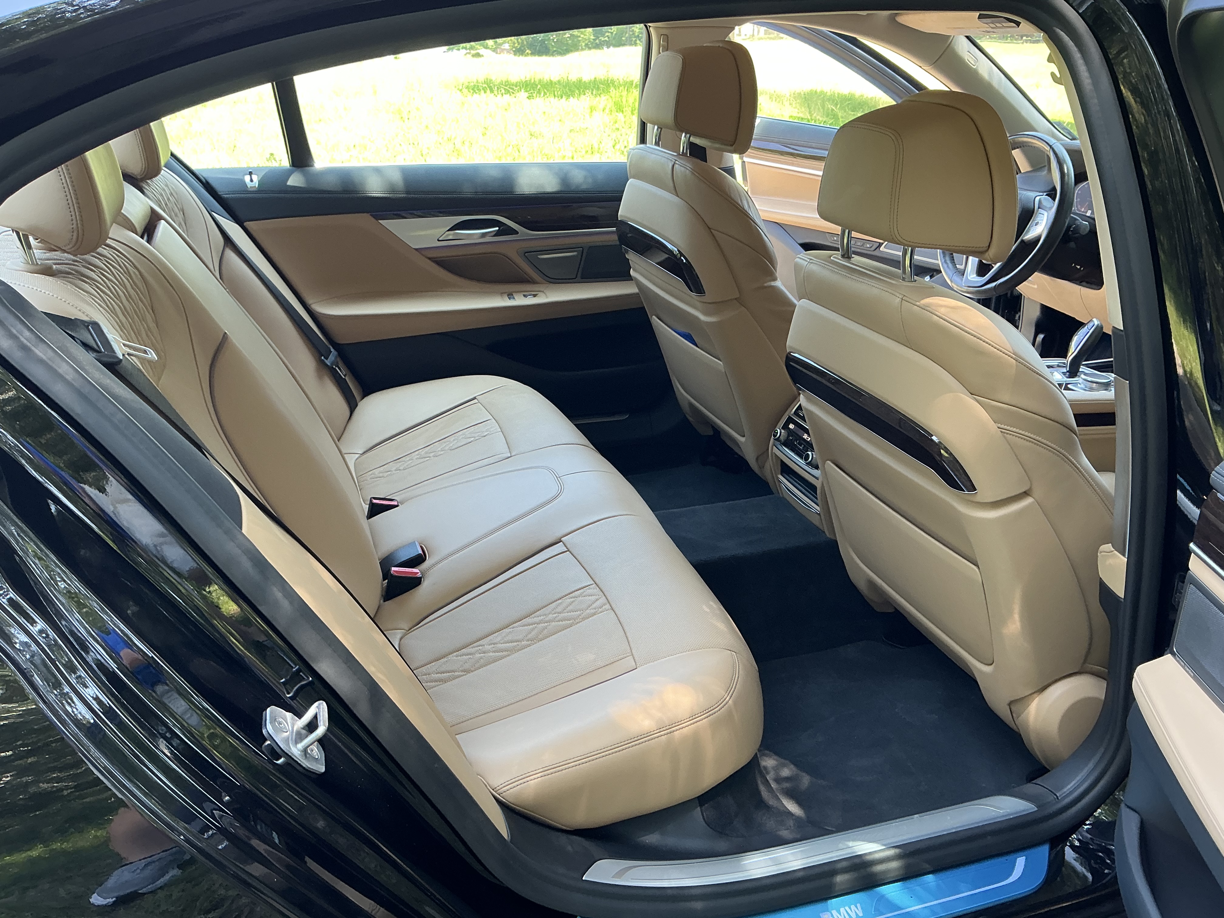 Used 2022 BMW 740i RWD image 13