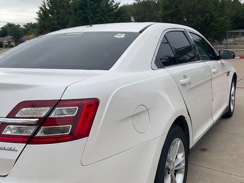 Used 2015 Ford Taurus SEL image 5