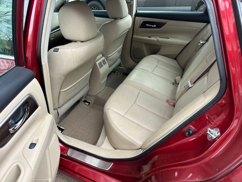 Used 2013 Nissan Altima 2.5 SL w/ Technology Pkg image 12