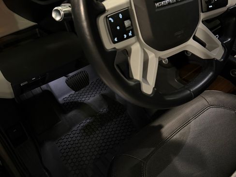 Used 2022 Land Rover Defender 90 X-Dynamic SE image 15