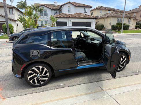 Used 2017 BMW i3 w/ Range Extender image 8