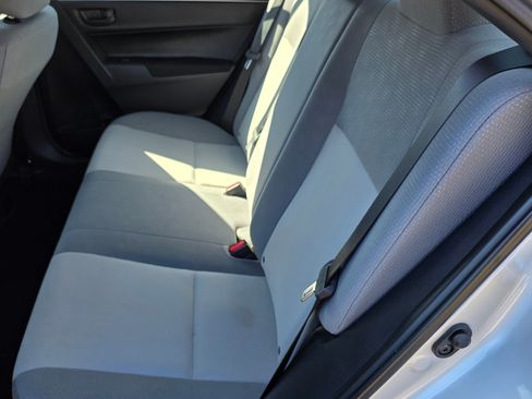 Used 2015 Toyota Corolla L image 21