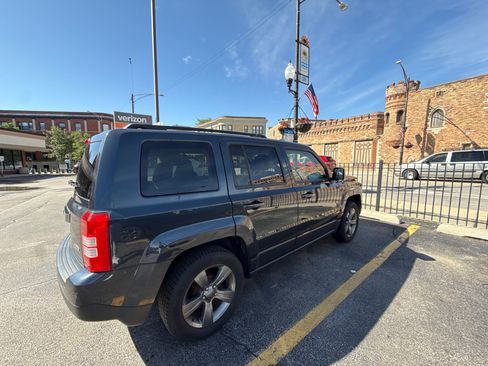 Used 2015 Jeep Patriot High Altitude FWD image 14