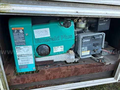 Used 2000 Ford E-350 and Econoline 350 Super Duty image 2