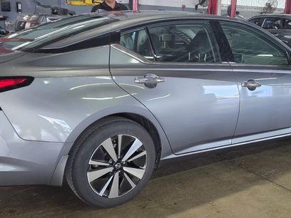 Used 2021 Nissan Altima 2.5 SL