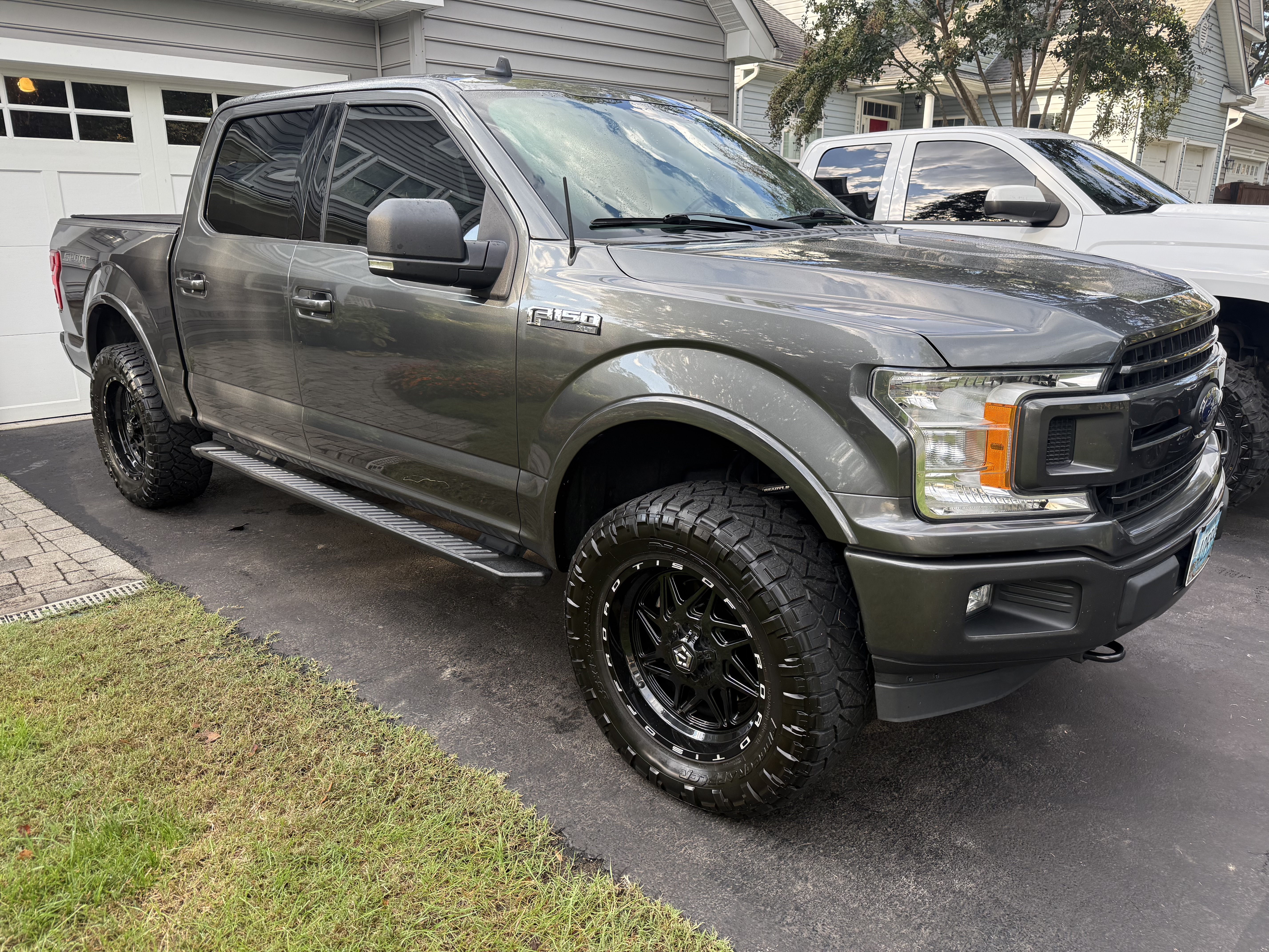 Used 2019 Ford F150 XLT w/ Equipment Group 302A Luxury AWD/4WD image 4