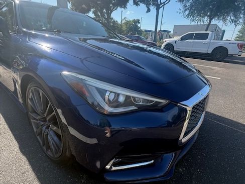 Used 2017 INFINITI Q60 Red Sport 400 RWD image 5