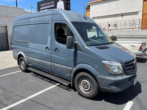 Used 2018 Mercedes-Benz Sprinter 2500 image 1