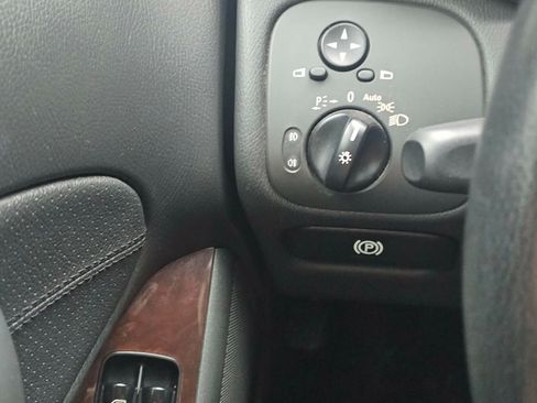 Used 2003 Mercedes-Benz C 240 Sedan image 14