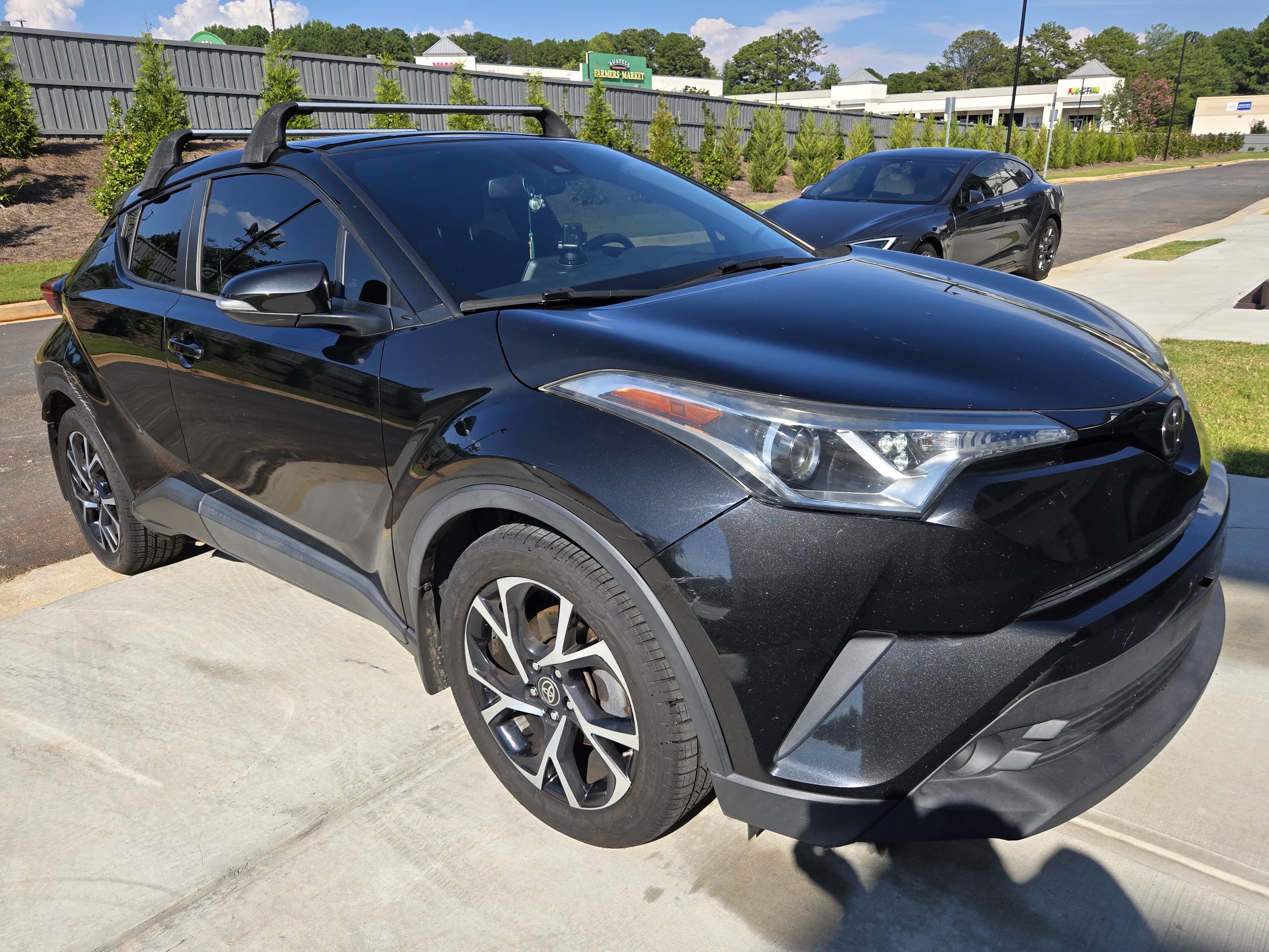 Used 2018 Toyota C-HR XLE FWD image 10