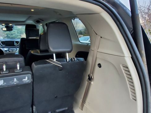 Used 2018 Chrysler Pacifica Limited w/ Advanced Safetytec Group image 21